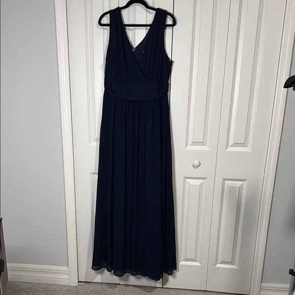 Lulu's Midnight Blue gown - Picture 1 of 5